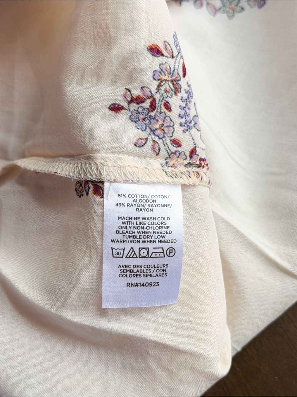 LOFT NWT Paisley Print Ruffle Collar Blouse Cream Purple Floral Size S Feminine - Picture 7 of 7